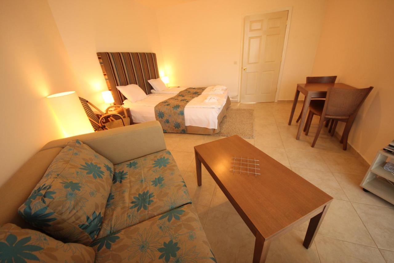 Menada Sozopol Apartments エクステリア 写真